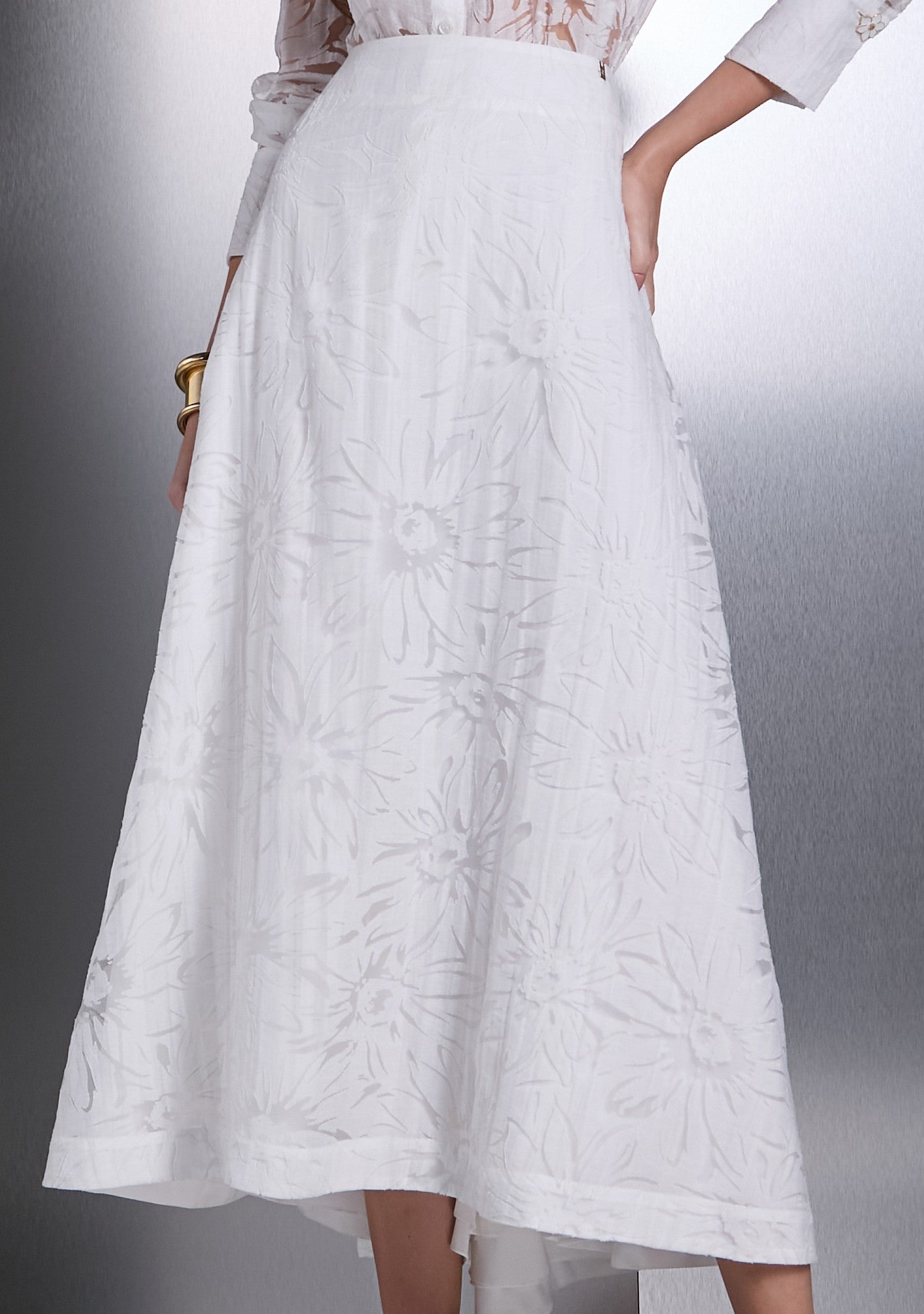 ENSEMBLE - CHEMISE TRANSPARENTE  IMPRIMÉ FLORAL - JUPE MIDI - OFF WHITE