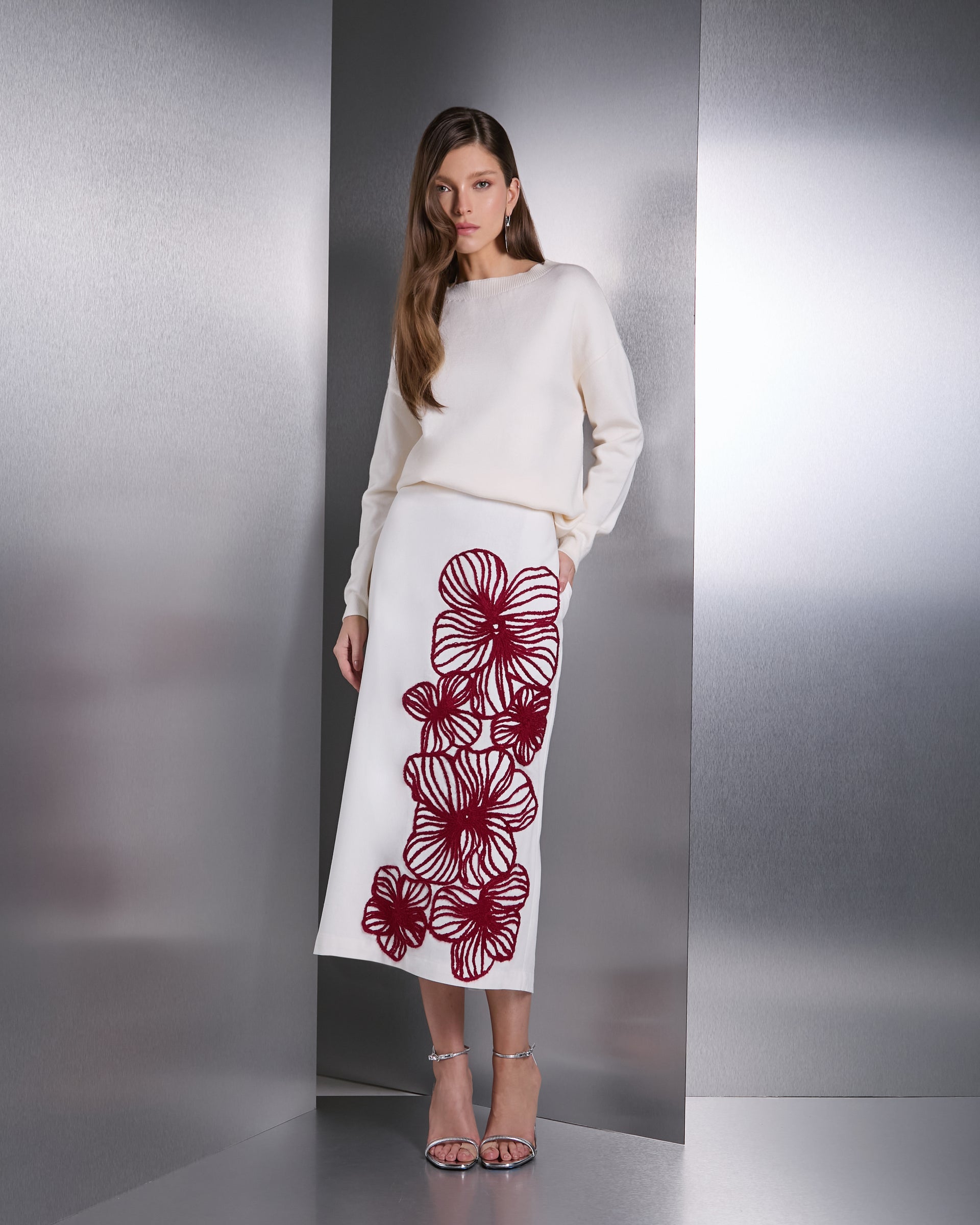 Pull La Maille Sézane motifs floraux, taille S comme neuf (D'occasion Pull La Maille Sézane motifs floraux, taille S comme neuf (D'occasion