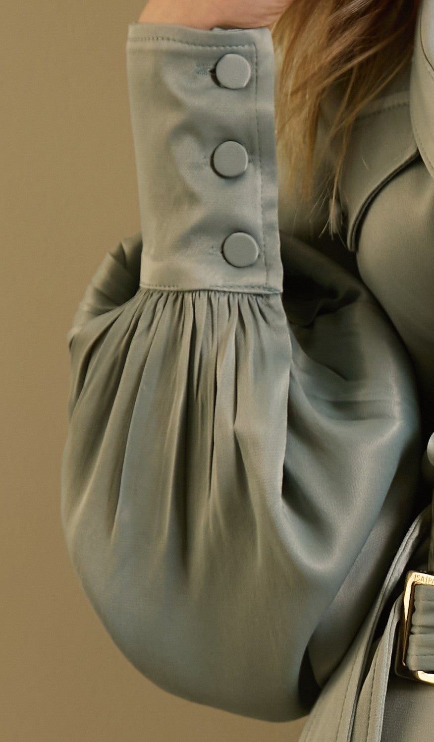 ROBE-CHEMISE - VERT SATINÉ - AVEC DOUBLE CEINTURE