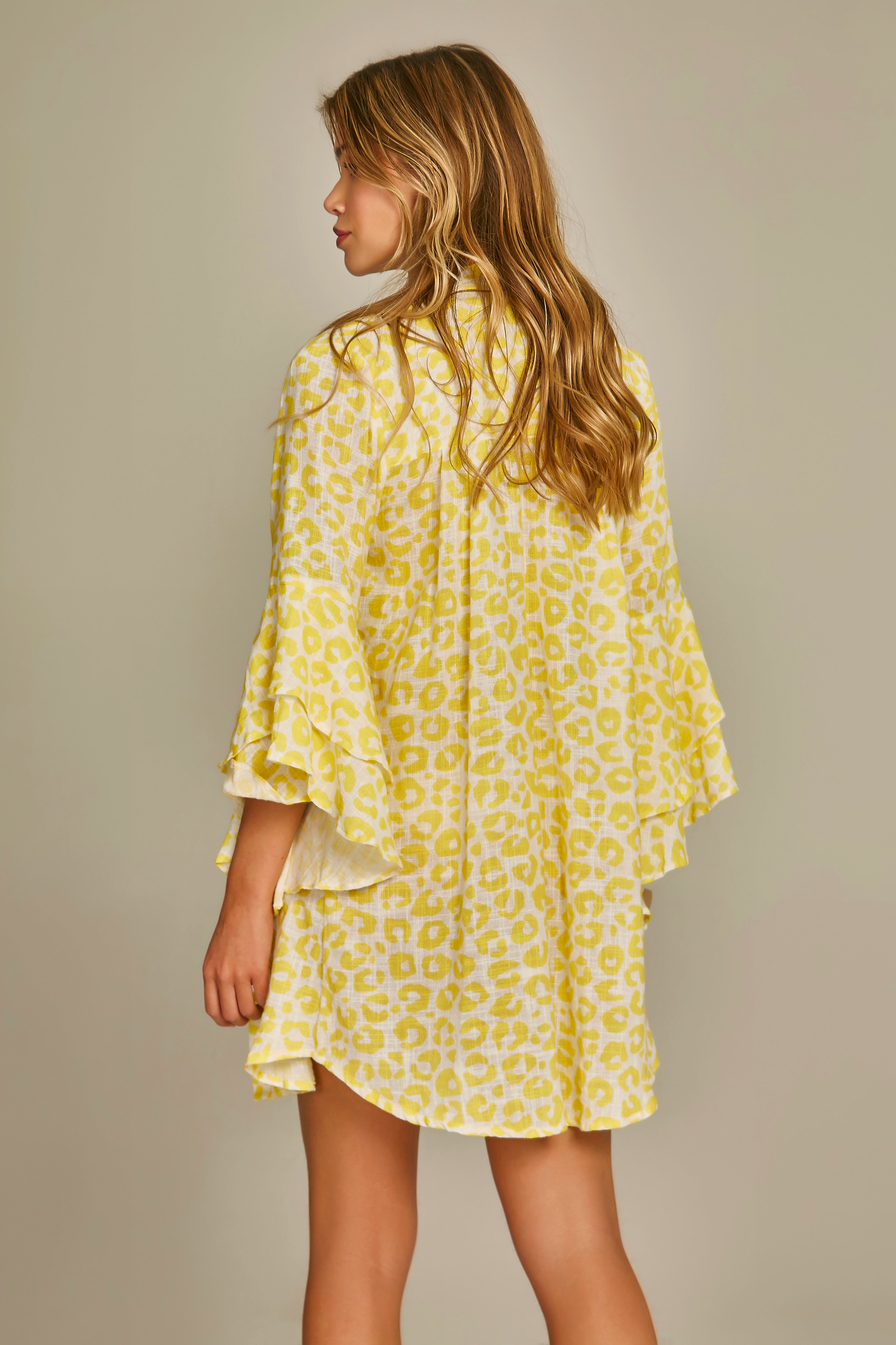 CHEMISE À MANCHES VOLANTS - IMPRIMÉ LEOPARD